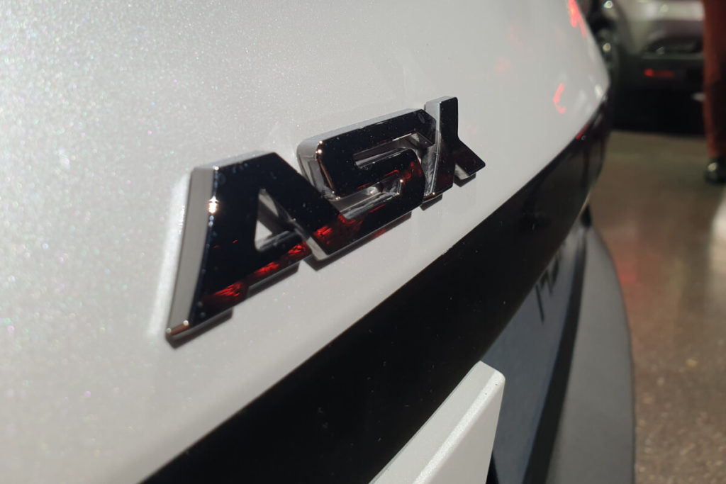 Mitsubishi ASX 2023 Emblem an der Heckklappe