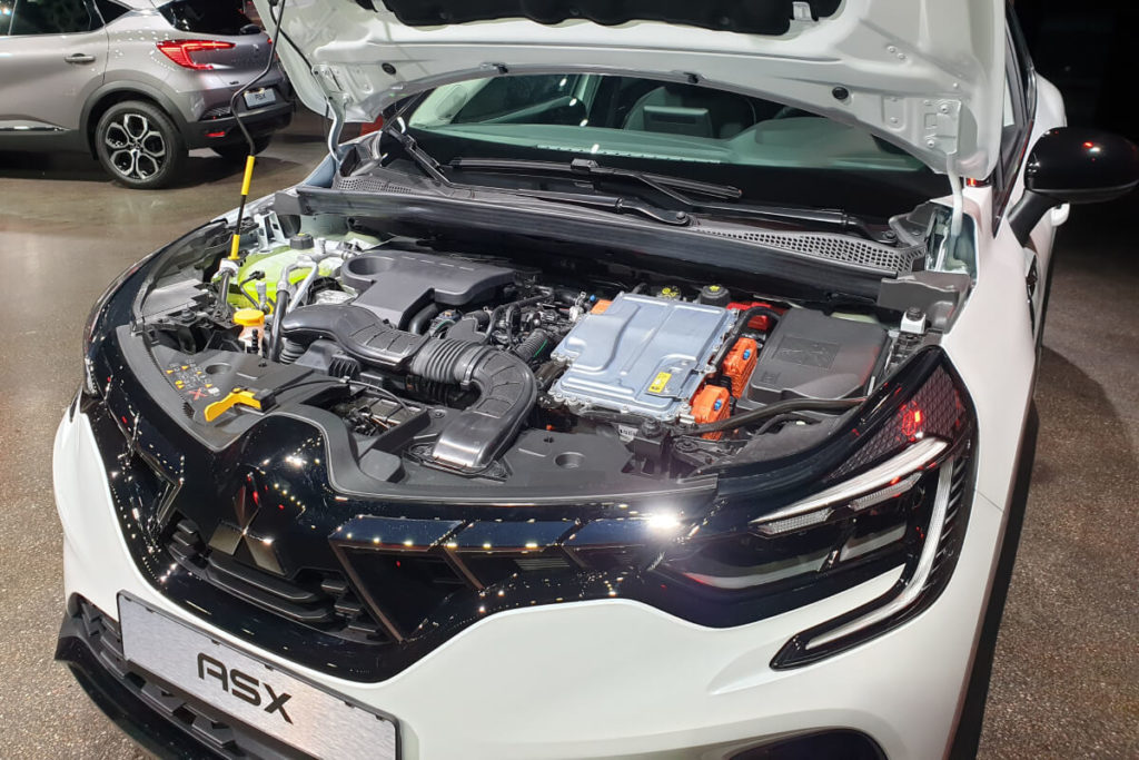 Plug-in Hybrid Motor für den neuen ASX (Motorraum)