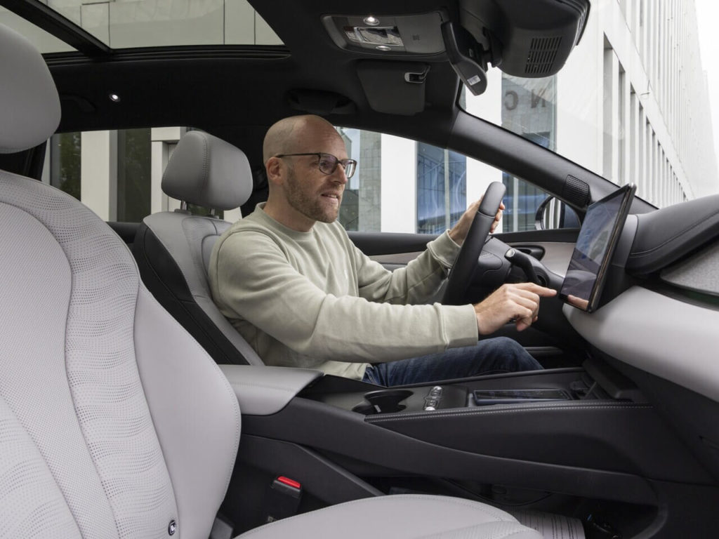 Nutzerfreundliches Infotainmentsystem mit kabelloser Smartphone-Anbindung (Android Auto, Apple CarPlay)