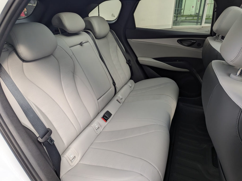 Rücksitzbank: Der Fond-Bereich mit ebenem Boden.