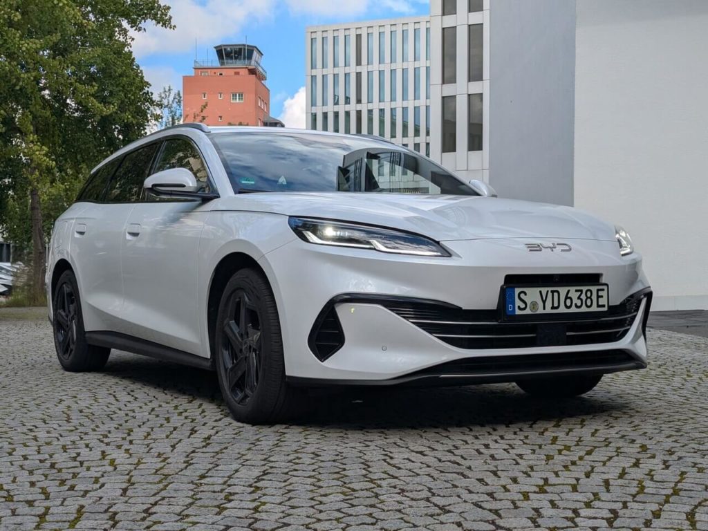 BYD Seal 6 Touring in weißer Außenlackierung (2026)