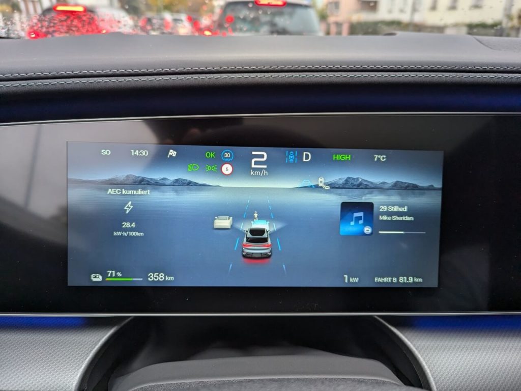 10,25 Zoll großer digitales Kombiinstrument im BYD Sealion 7