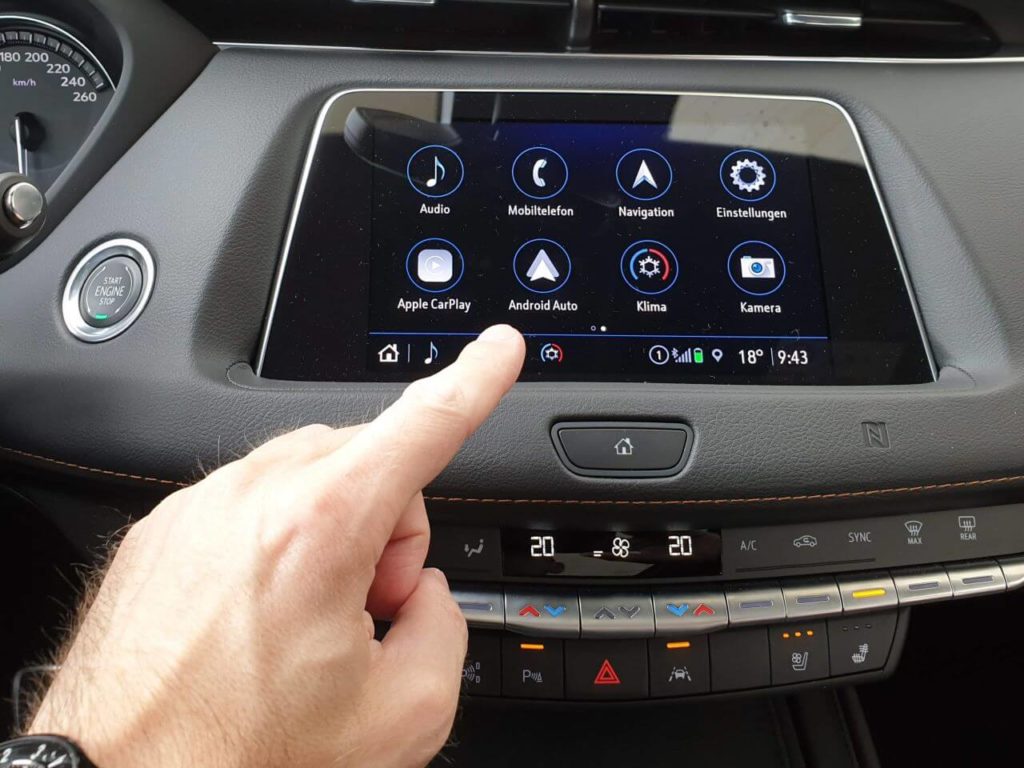 Infotainmentsystem im Cadillac XT4 mit Konnektivitätsfunktion (Android Auto und Apple CarPlay