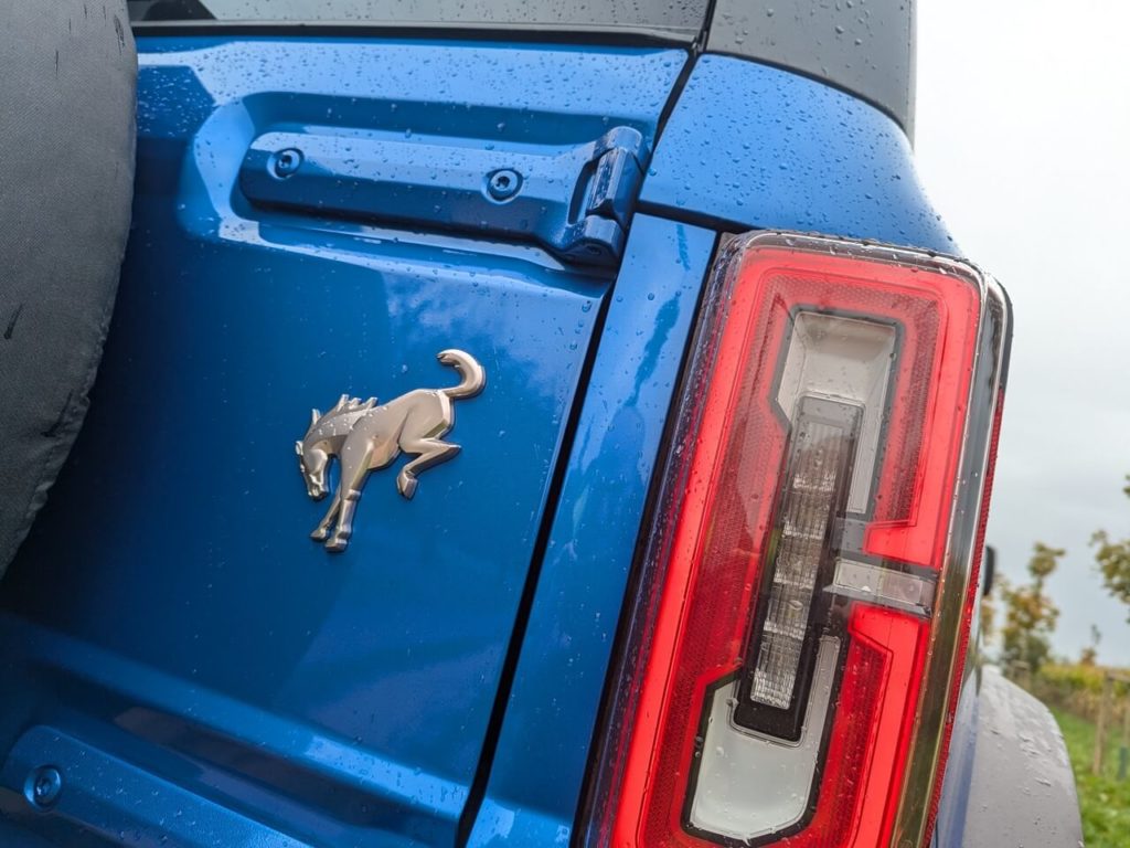 Ford Bronco LED-Rückleuchte und Bronco-Logo