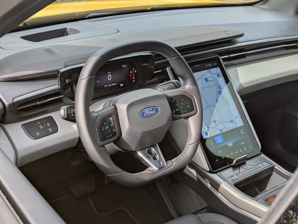 Cockpit im Ford Capri Select, Modelljahr 2026 mit Soundbar