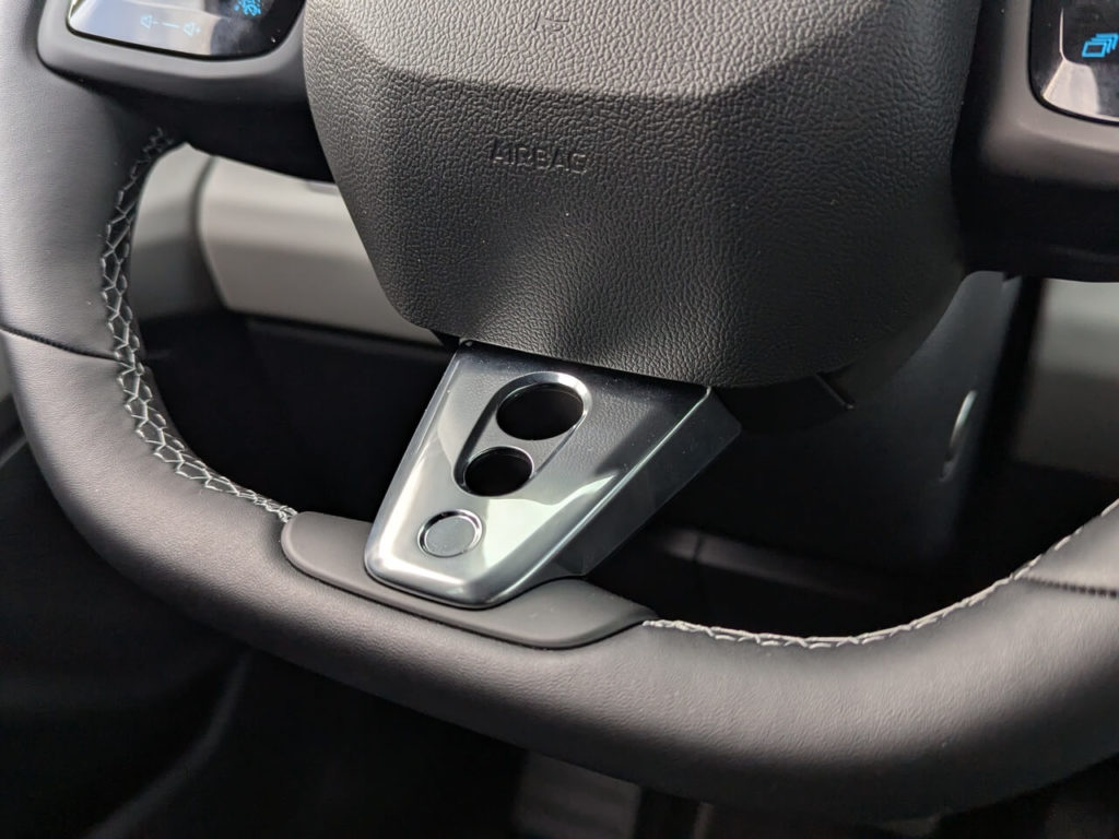 Retro-Look: gelochte Lenkradspeiche beim Ford Capri