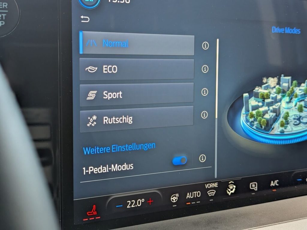 Fahrprogramme Normal, Eco, Sport, Rutschig und aktivierbarer 1-Pedal-Modus. Der Ford E-Transit Courier verzögert im One-Pedal-Mode bis zum Stillstand.