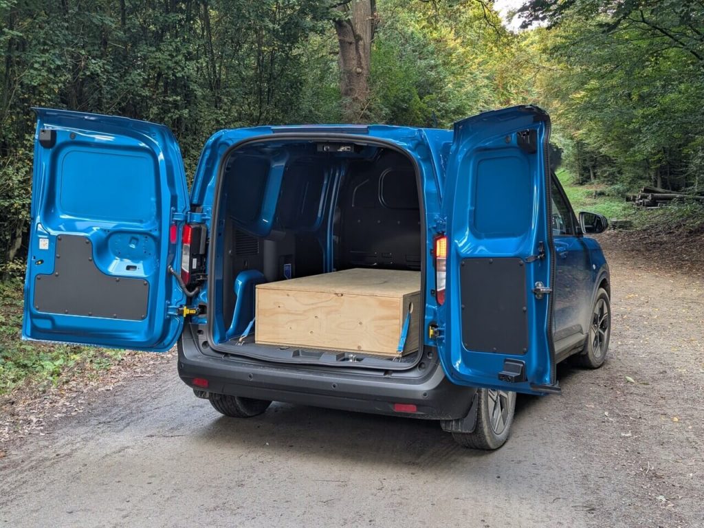 Kompakter Kastenwagen mit Elektroantrieb und 300 km Reichweite von Ford im Test. Fahrbericht zum Ford E-Transit Courier.