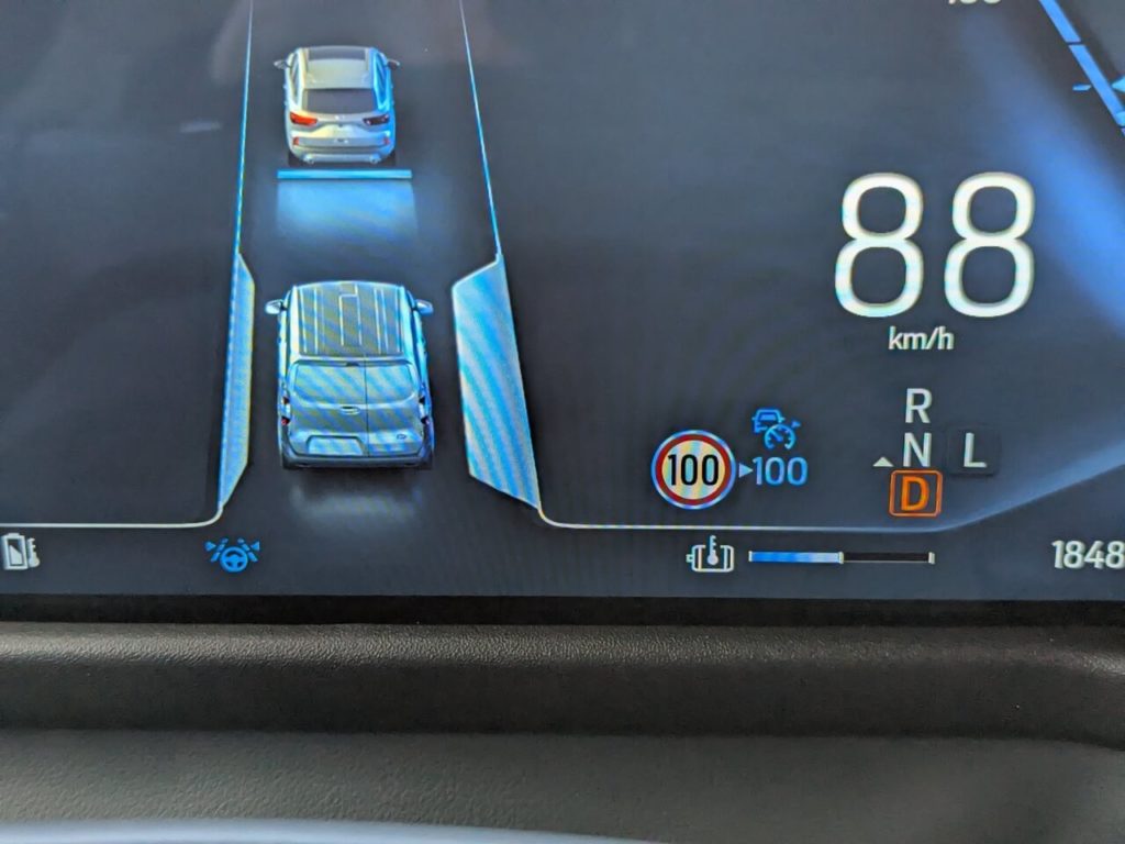 Verkehrsschilderkennung mit Tempolimit-Anzeige