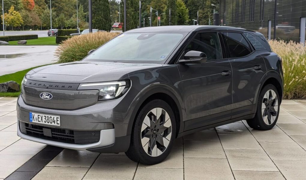 Ford Explorer Premium in Magnetic Grey Metallic (PN4DQ) auf VW MEB-Plattform