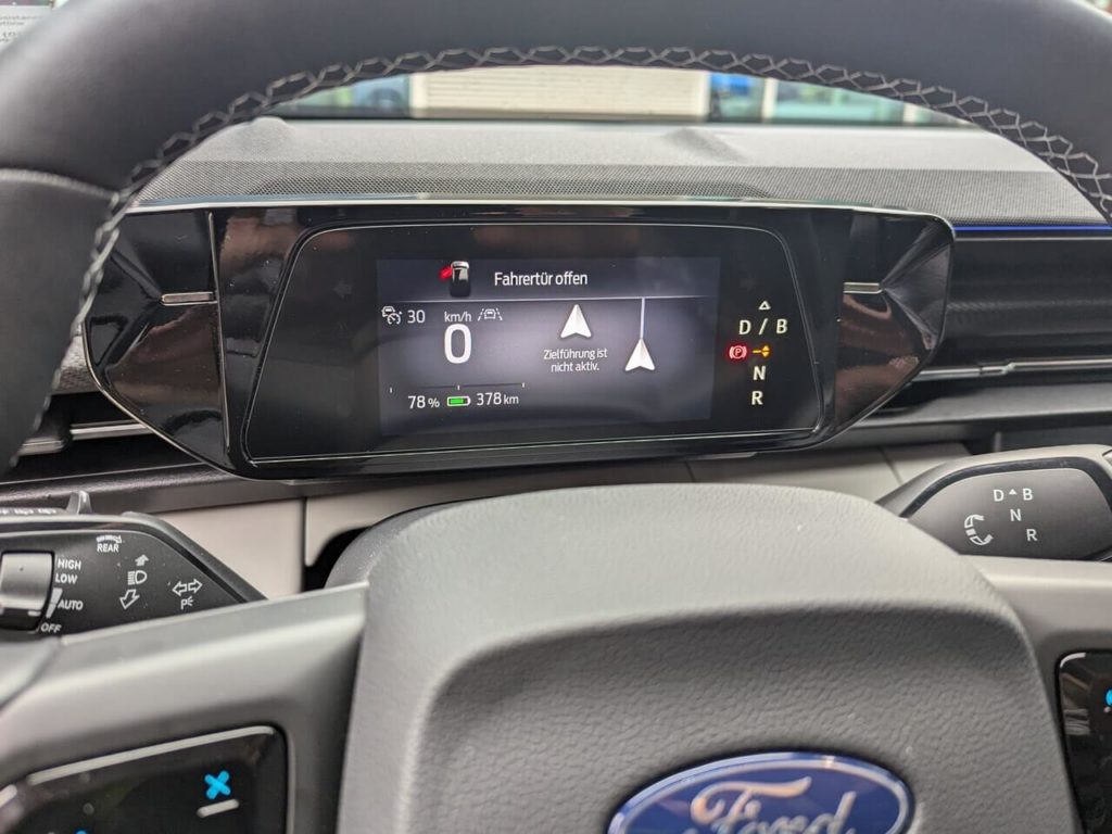 Digitaltacho im neuen Ford Explorer: 5 Zoll Kombiinstrument