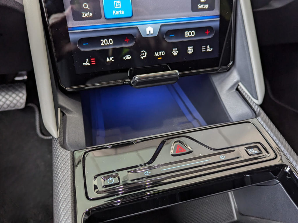 Beleuchteter Touchslider für die Lautstärkeneinstellung im Ford Explorer (ähnlich wie bei VW)