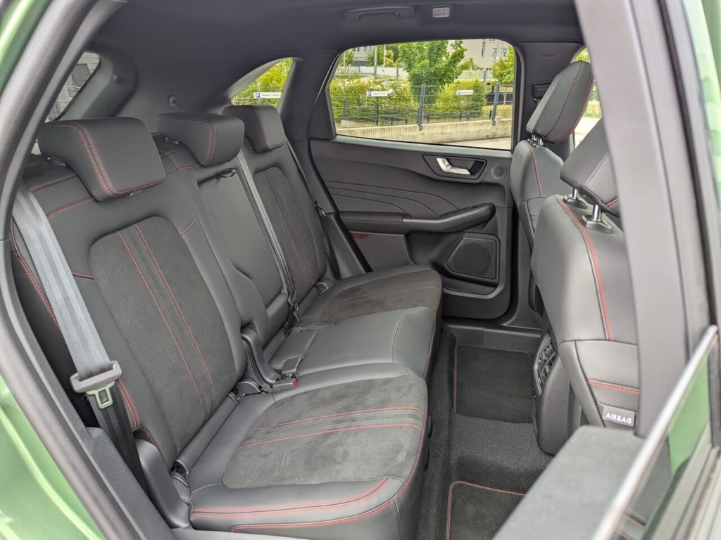 verschiebbare Rücksitzbank, serienmäßig