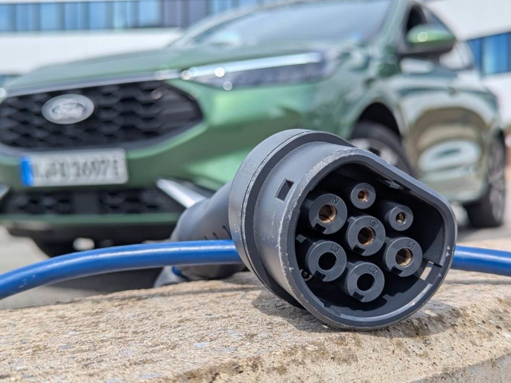 Ford Kuga als Plug-in Hybrid (PHEV) mit 60 km elektrischer Reichweite
