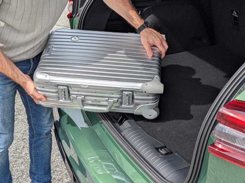 Breite und kratzempfindliche Ladekante: Die lackierte Heckstoßstange erschwert das Beladen des Kofferraums beim Ford Kuga.