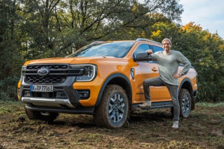Ford Ranger Plug-in-Hybrid in Cyber Orange Metallic (PN4JF) im Test. Fahrbericht zum Pick-up mit PHEV-Antrieb von Automobil-Journalist Daniel Przygoda
