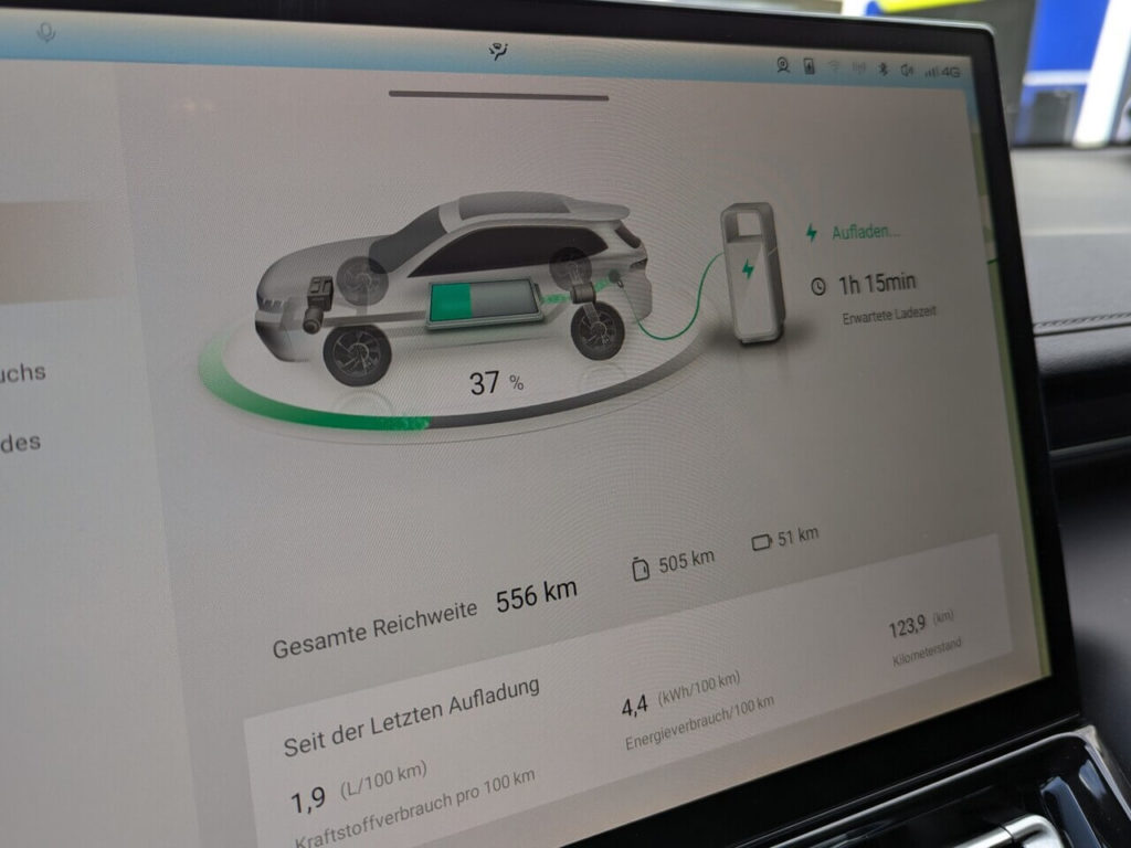 Ladezeit über CCS: Schnelladefähigkeit bis 50 kW Ladeleistung (Ladeperformance: 0-80 % in 53 Minuten)