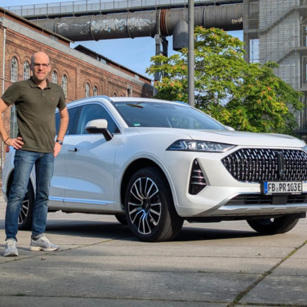 Lohnt sich der GWM Wey 05 Plug-in Hybrid? Kaufempfehlung zum Allrad-SUV mit 156 km elektrischer Reichweite. Praxiserfahrung von Daniel Przygoda.