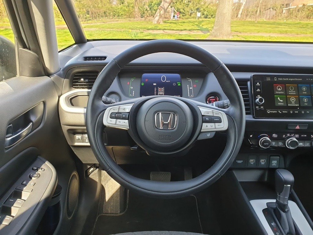 Honda Jazz Lederlenkrad und Digital-Cockpit, Ausstattungslinie Executive