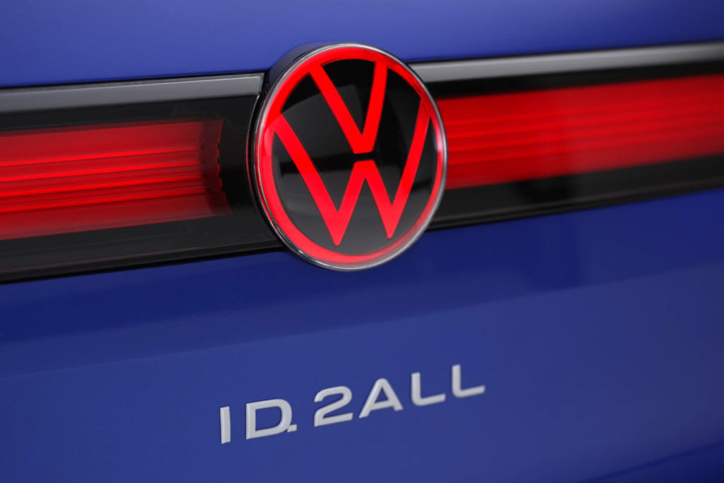 Heckdeckel mit beleuchtetem VW-Logo