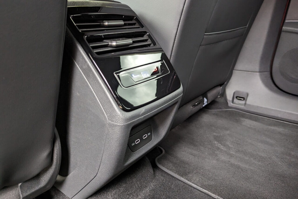 3-Zonen Klimaanlage: Rücksitzbank mit Sitzheizung und USB-C-Anschlüsse