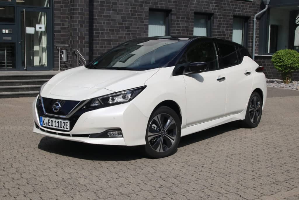 Nissan Leaf in Pearl White Metallic (XDF), MY 2022