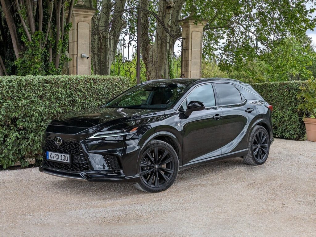 Kaufberatung LEXUS RX 500h F-Sport (2024) in Graphitschwarz (223). Luxus SUV