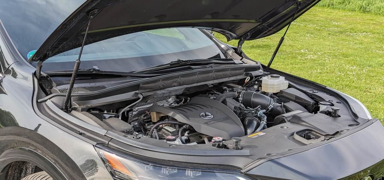 Lexus RX 500h Technik: Hybridantrieb mit 371 PS: 2.4 Benzinmotor und 2 Elektromotoren