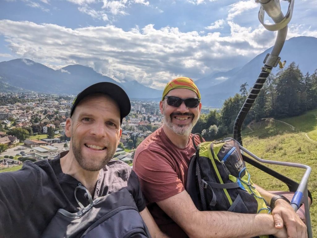 Daniel Przygoda und Heiko Kunkel (olschis-world) auf der Seilbahn hoch auf den Hochstein Berg