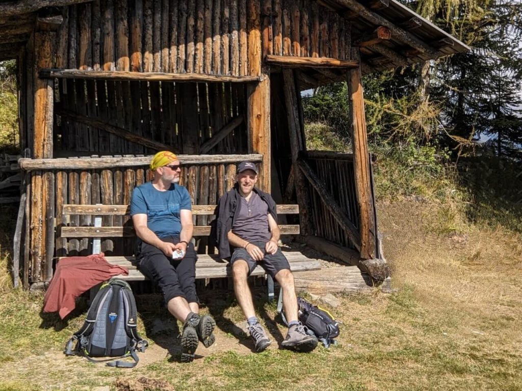 Heiko Kunkel und Daniel Przygoda bei der Wanderung auf dem Hochstein Berghütte