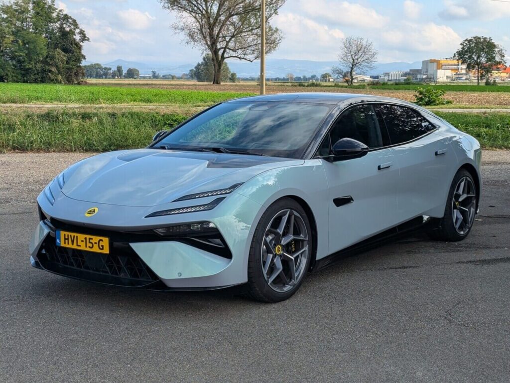 Lotus Emeya 600 Sport SE in Boreal Grau Perlmutt (2025/2026) - Fahrbericht