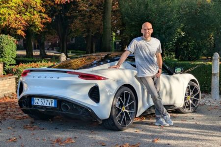 Mittelmotor-Sportwagen Lotus Emira Turbo SE - mit 4-Zylinder Turbomotor mit 406 PS von AMG. Fahrbericht von Autojournalist Daniel Przygoda.