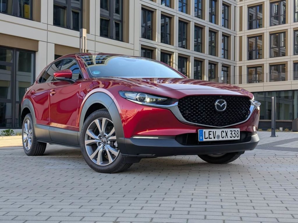 Crossover/SUV Kompaktklasse: Geheimtipp Mazda CX-30 mit 2.5 Liter Suagmotor (Benziner) und manuellem Schaltgetriebe.