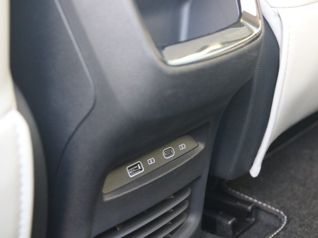USB-C Anschlüsse hinten Rücksitzbank