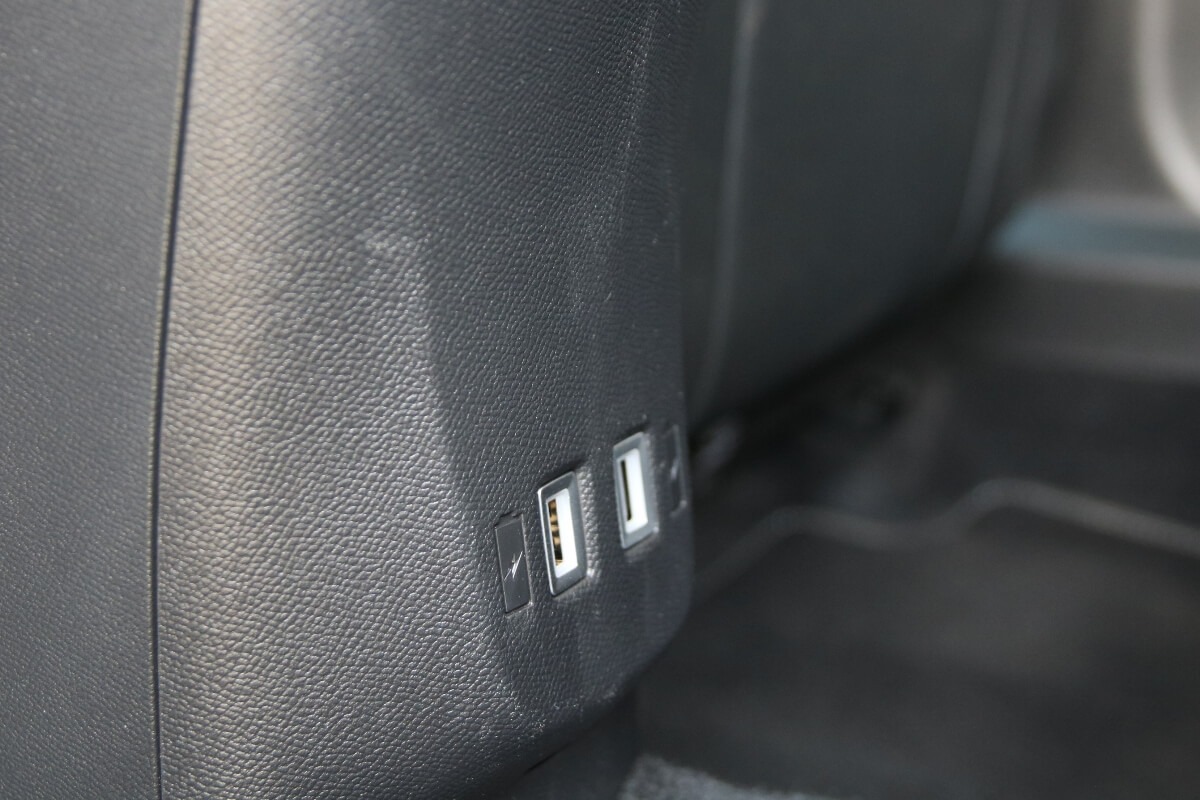 USB-Anschlüsse für die Rücksitzbank