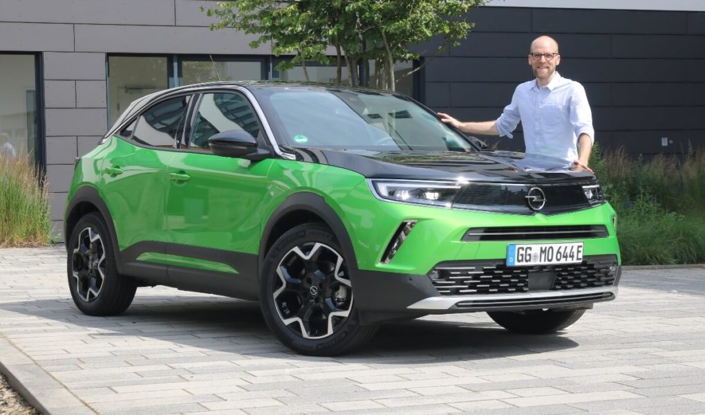 Kaufberatung: Opel Mokka-e im Praxistest (Matcha Grün Metallic mit schwarzem Dach)