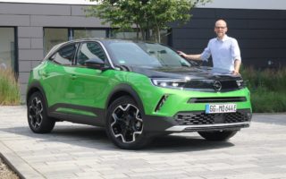 Kaufberatung: Opel Mokka-e im Praxistest (Matcha Grün Metallic mit schwarzem Dach)