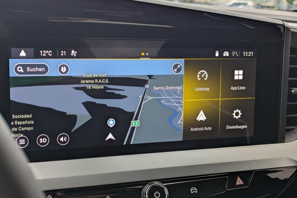 10 Zoll Infotainmentsystem (ZJFL) mit integriertem Navigationssystem und Android Auto und Apple CarPlay wireless.