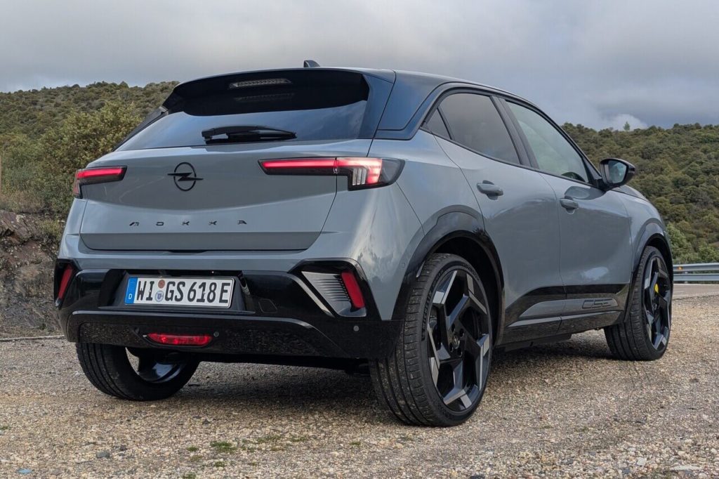 Performance-Variante: Elektro-SUV OPEL MOKKA GSE mit 281 PS im Test.