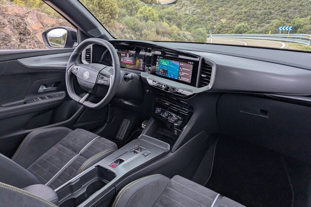 Fahrzeuginnenraum beim neuen Opel Mokka GSE (2026)
