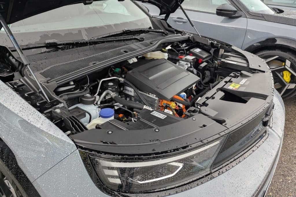 PSM-Elektromotor "Emotors M4 Synchron" 207 kW (281 PS)