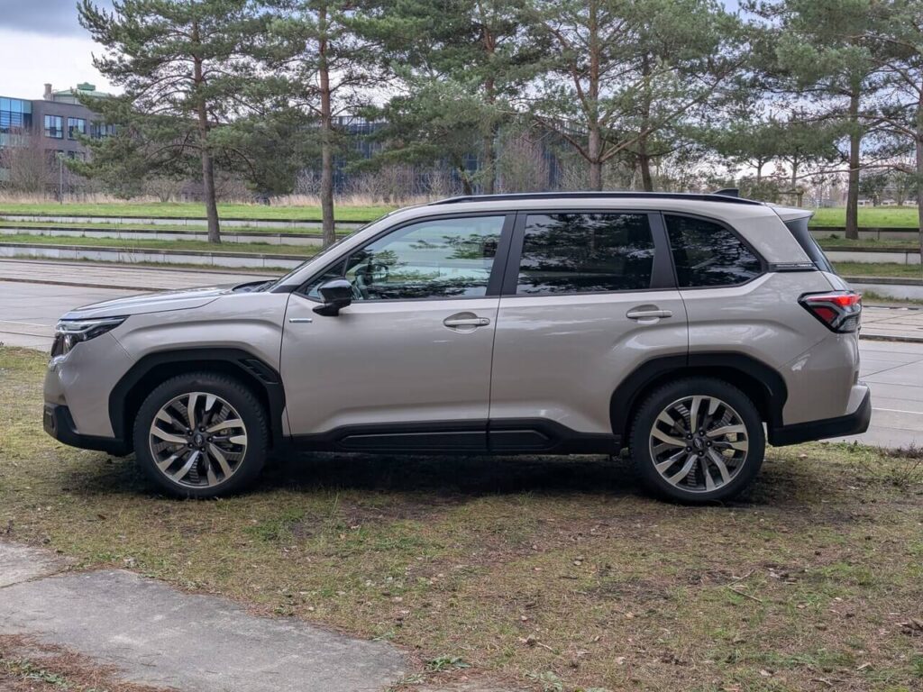 Subaru Forester Gesamtlänge 4,67 Meter, Mittelklasse-SUV mit Allradantrieb im Test.