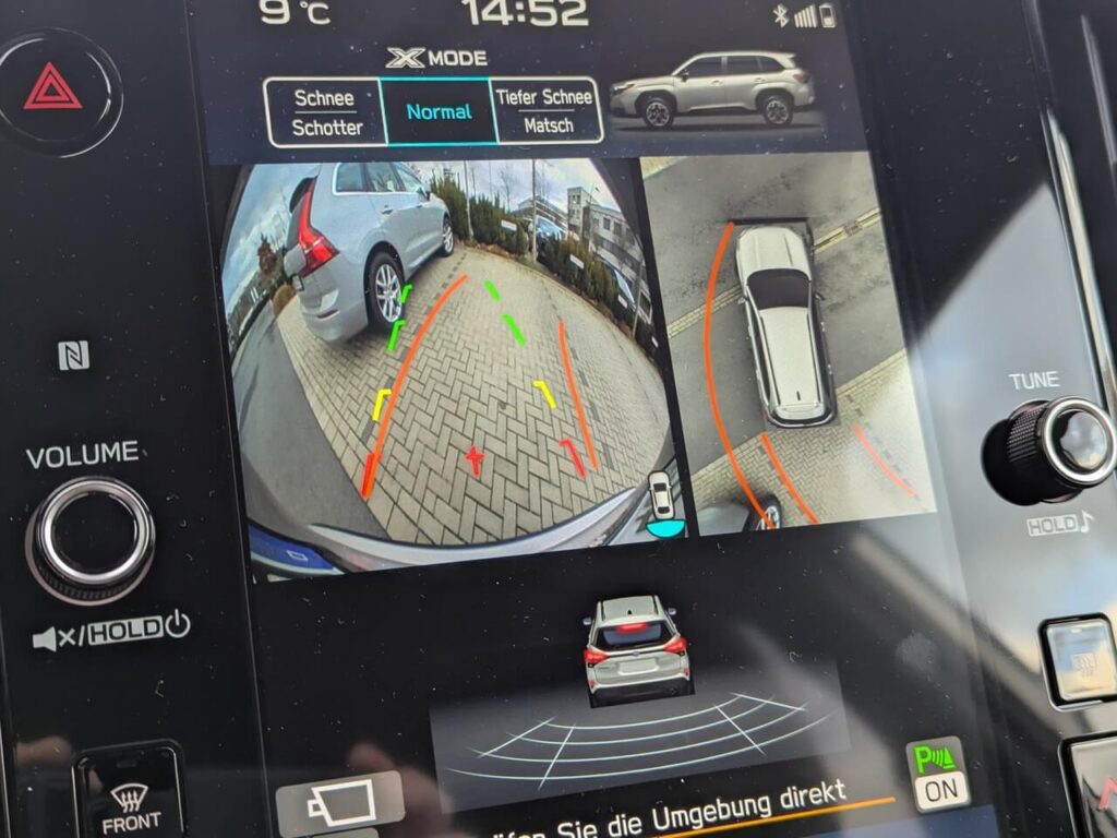 360-Grad-Panoramakamera mit dynamischen Führungslinien und anpassbaren Kameraperspektiven.