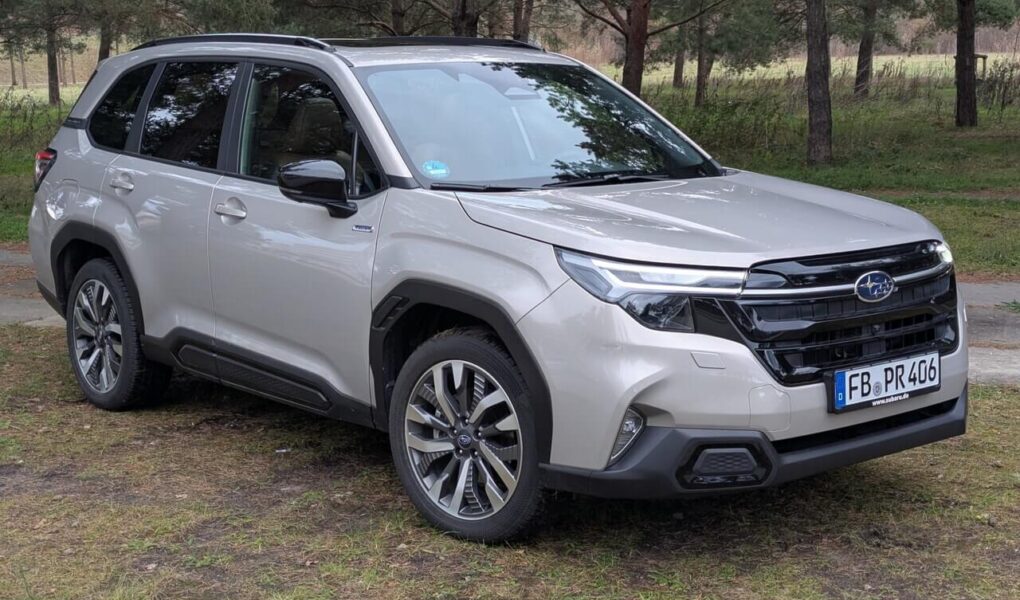 Subaru Forester 2026 - Geländetauglicher Mittelklasse-SUV mit permanentem Allradantrieb
