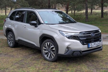 Subaru Forester 2026 - Geländetauglicher Mittelklasse-SUV mit permanentem Allradantrieb