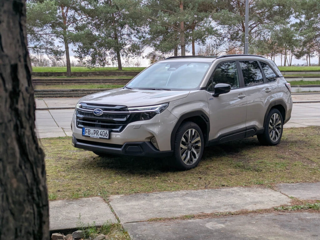 Subaru Forester 2.0ie Platinum im Test (2025/2026). Fahrbericht mit Kaufberatung: Erfahrungen zum Mittelklasse-SUV mit Allradantrieb.