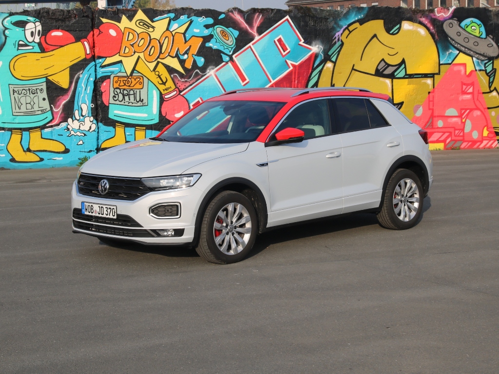 VW T-Roc Sport in White Silver Metallic mit Dach in Flash-Rot