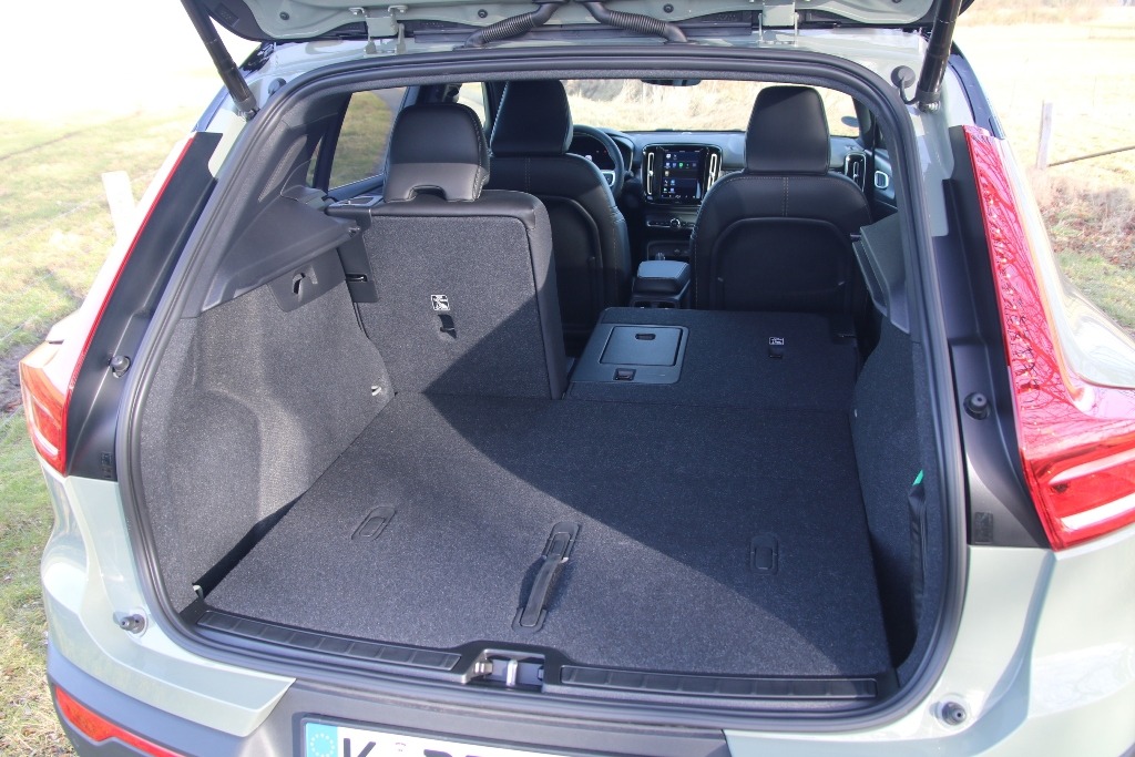 Kofferraum mit umlegbarer Rücksitzbank