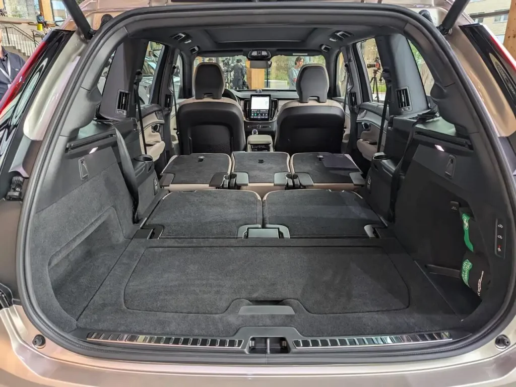 1.816 Liter maximales Kofferraumvolumen im Volvo XC90 (2025)