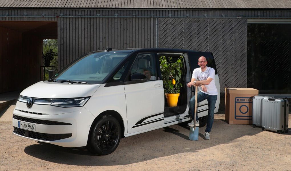 Autojournalist Daniel Przygoda testet die neuste Modellgeneration des Kleinbus-Klassikers: Volkswagen T7 Multivan.